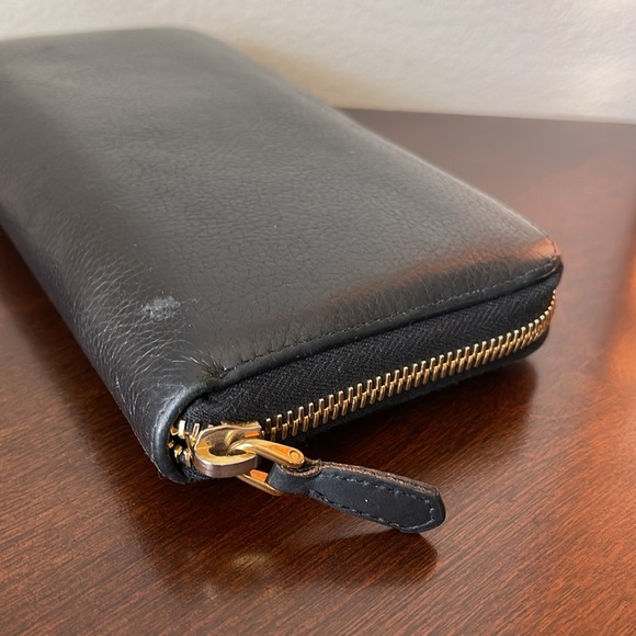 Authentic Prada Zippy Wallet - Picture 6 of 10